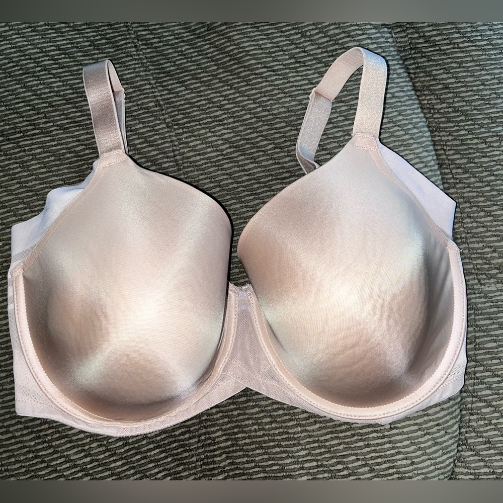 Paramour bra. Size 36 G. Molded and lined cups.